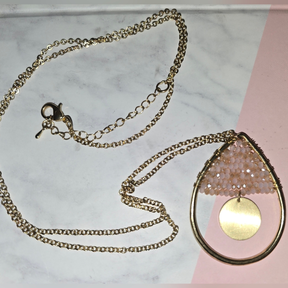 Chic Gold and Pink Pendant Necklace